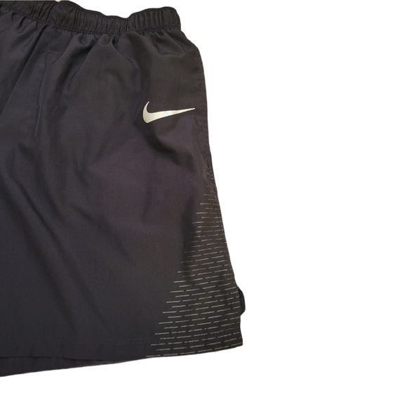 Men's Nike Dri Fit Shorts - Large - Picture 3 of 5